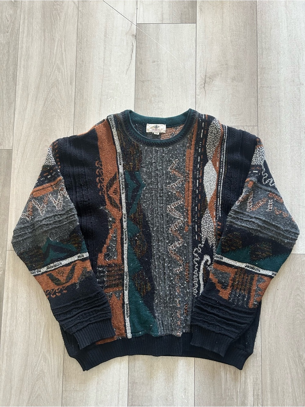 Vintage 3D Paterned Knit Size Large